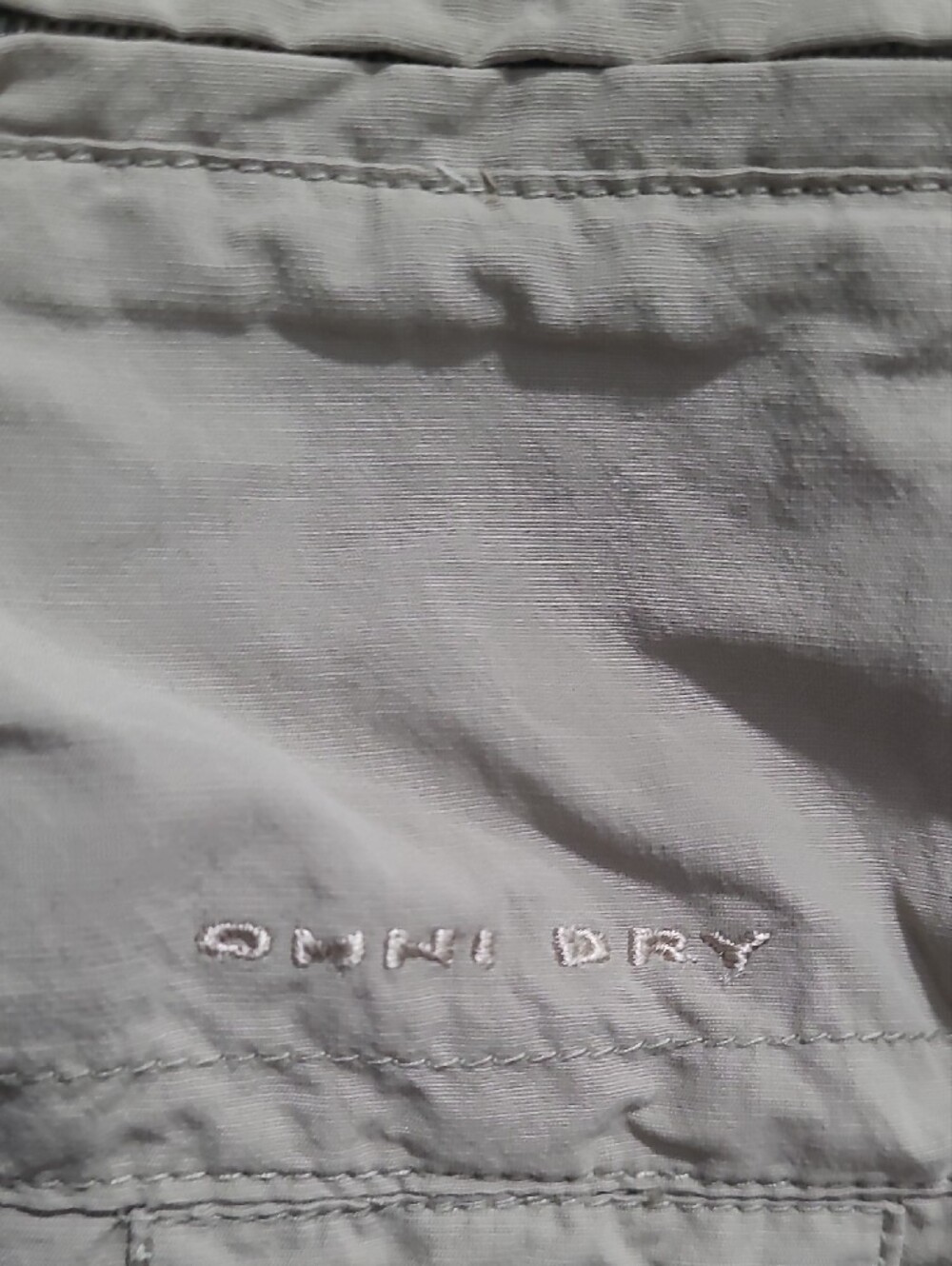 COLUMBIA Titanium Beige Cargo Capri Shorts Sz 14 OMNI DRY Zipper Pocket 36"waist - Picture 9 of 16
